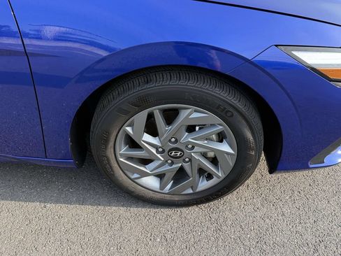 Used 2025 Hyundai Elantra Hybrid FWD image 7