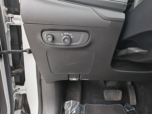 Used 2025 Buick Encore GX Preferred FWD image 25