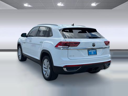 Used 2020 Volkswagen Atlas Cross Sport SE FWD image 3