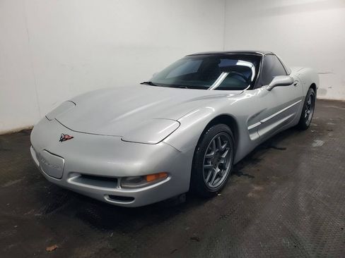 Used 1998 Chevrolet Corvette Coupe w/ Roof Pkg RWD image 1