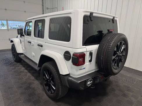 Used 2021 Jeep Wrangler Unlimited Sahara w/ Cold Weather Group AWD/4WD image 4