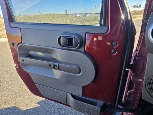 Used 2010 Jeep Wrangler Unlimited Sahara w/ Mopar Chrome Edition Group image 16