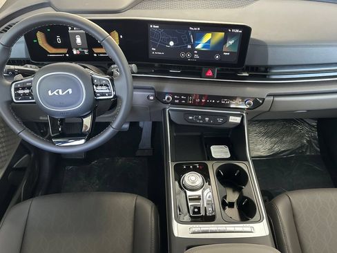 New 2026 Kia Carnival EX FWD image 13