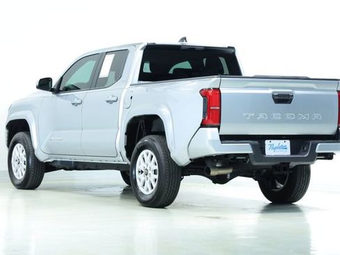 Used 2025 Toyota Tacoma SR5 image 6