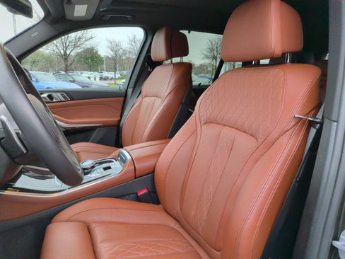 Used 2025 BMW X5 xDrive40i w/ Executive Package image 27