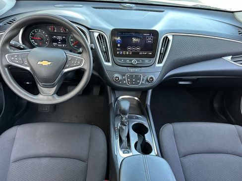 Used 2024 Chevrolet Malibu LT FWD image 3