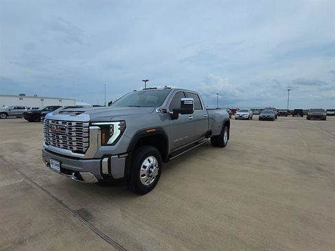 Used 2026 GMC Sierra 3500 Denali w/ Denali Reserve Package AWD/4WD image 1