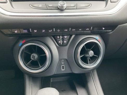 Certified 2024 Chevrolet Blazer LT w/ Convenience Package image 15