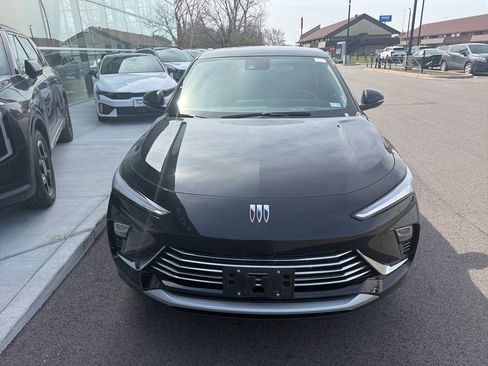 Used 2025 Buick Envista Preferred image 2