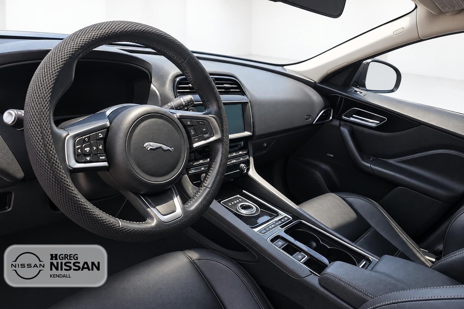 Used 2018 Jaguar F-PACE Prestige AWD/4WD image 10