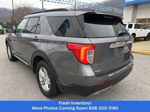Used 2023 Ford Explorer XLT w/ Equipment Group 202A image 3