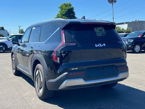 Certified 2026 Kia EV9 Wind AWD/4WD image 7