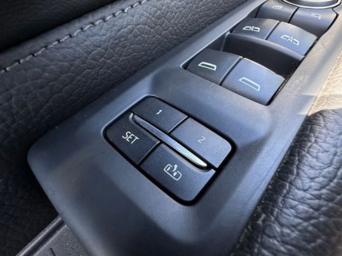 Used 2021 GMC Yukon Denali w/ Denali Premium Package image 24