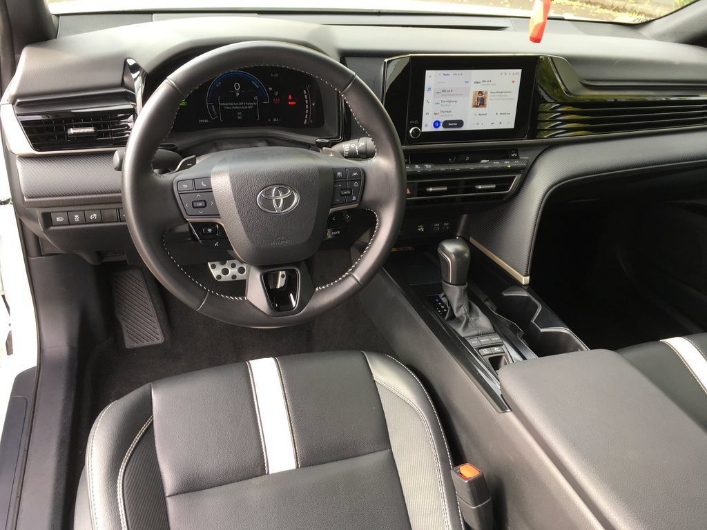 Used 2025 Toyota Camry SE FWD image 23