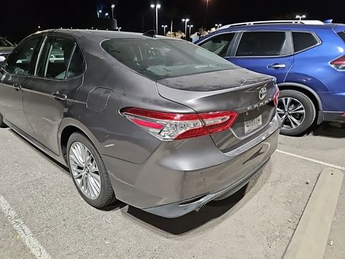 Used 2018 Toyota Camry XLE image 6