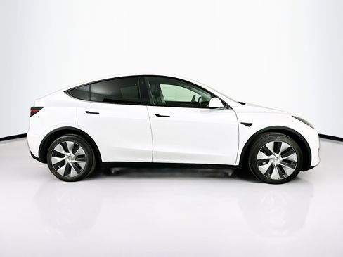 Used 2023 Tesla Model Y Long Range image 10