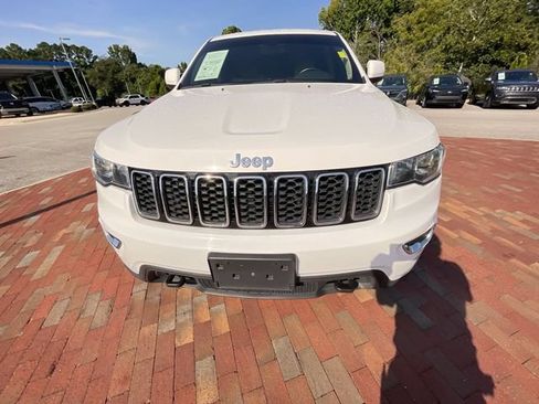 Used 2021 Jeep Grand Cherokee Laredo AWD/4WD image 25