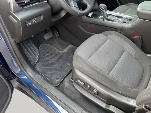 Used 2023 Chevrolet Traverse LT image 27