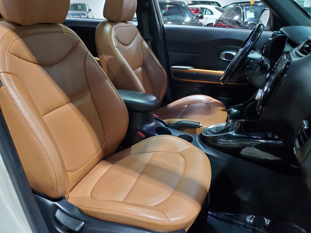 Used 2015 Kia Soul ! w/ Sun & Sound Package FWD image 13