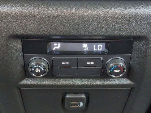 Certified 2023 Chevrolet Traverse LT FWD image 20