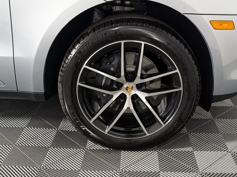 New 2026 Porsche Macan AWD/4WD image 14