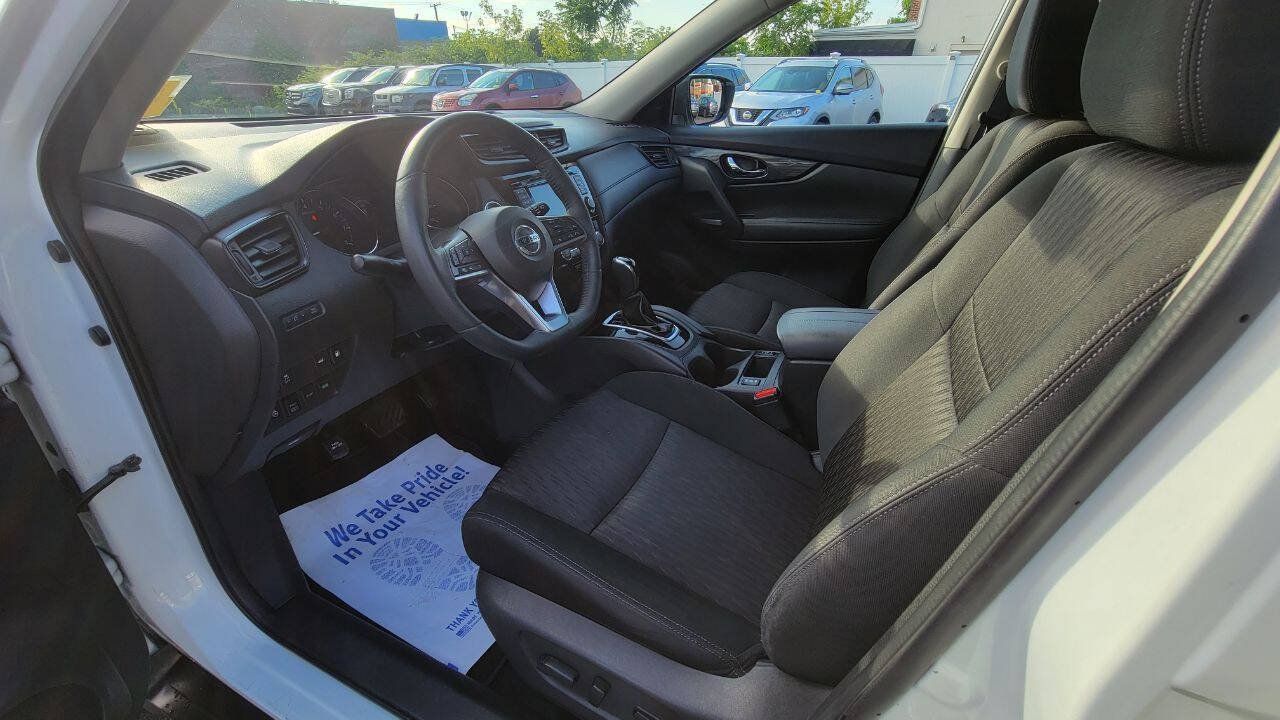 Used 2018 Nissan Rogue SV w/ Premium Package AWD/4WD image 11