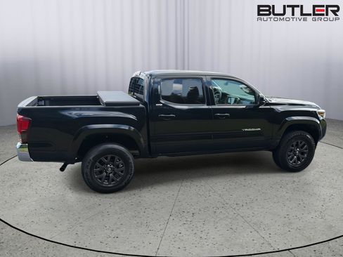 Used 2022 Toyota Tacoma SR5 RWD image 7