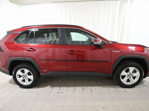Used 2020 Toyota RAV4 LE image 13