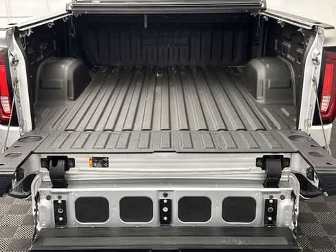 Used 2022 GMC Sierra 1500 SLT w/ SLT Premium Plus Package image 19