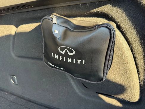 Used 2018 INFINITI QX30 Premium w/ Navigation Package image 35