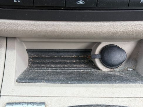 Used 2009 Ford Fusion SE FWD image 29