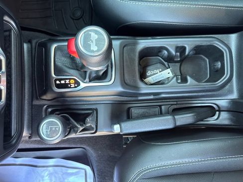 Used 2021 Jeep Wrangler Unlimited Sport AWD/4WD image 28