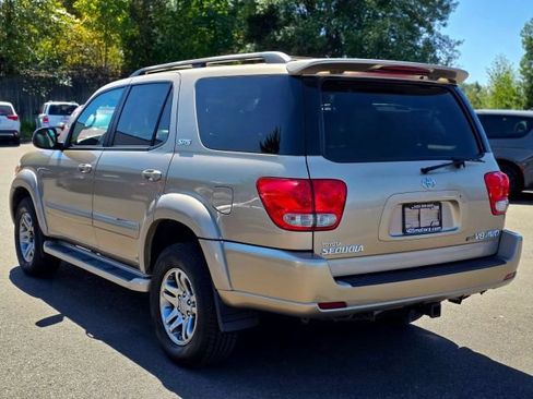 Used 2007 Toyota Sequoia SR5 AWD/4WD image 5