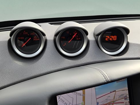 Used 2016 Nissan 370Z w/ Sport Package image 14