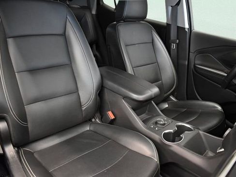 Used 2024 GMC Terrain SLT image 6