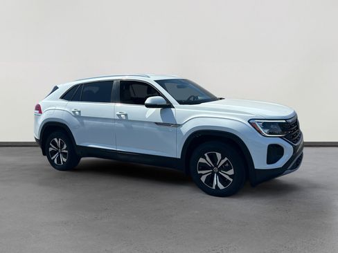 Certified 2025 Volkswagen Atlas Cross Sport SE FWD image 7