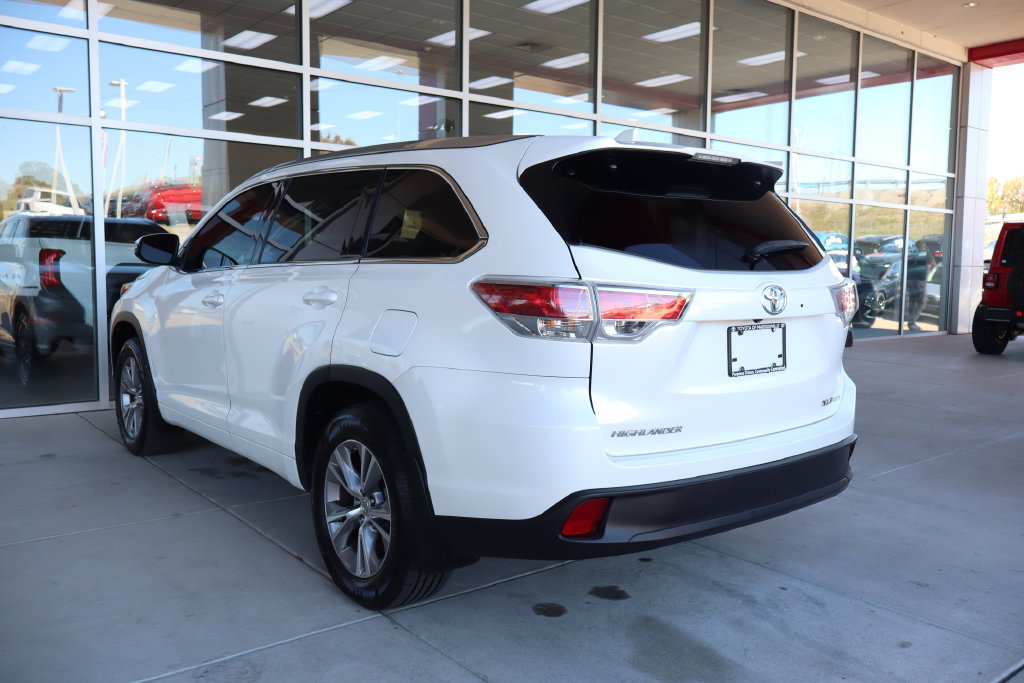 Used 2015 Toyota Highlander XLE AWD/4WD image 6