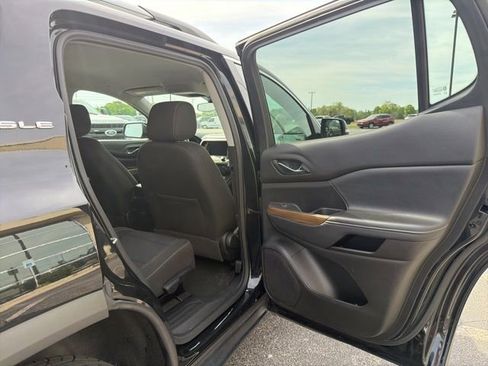 Used 2023 GMC Acadia SLE w/ Driver Convenience Package FWD image 14