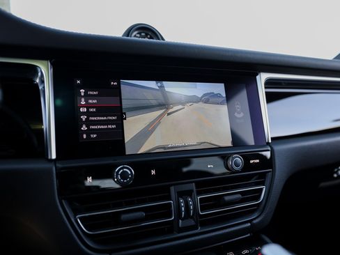 Certified 2024 Porsche Macan S image 19