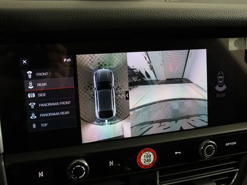 Certified 2025 Porsche Macan image 17