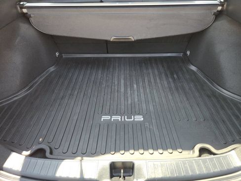 Certified 2022 Toyota Prius XLE AWD/4WD image 27