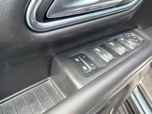 Used 2021 Chevrolet Suburban Premier w/ Premium Package AWD/4WD image 16