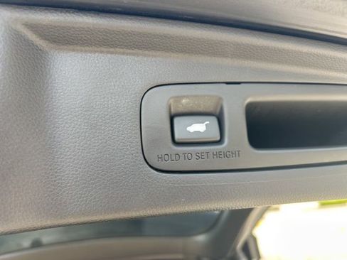 Used 2023 Honda CR-V EX-L image 17