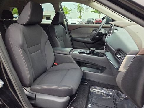 Used 2023 Nissan Rogue S FWD image 17