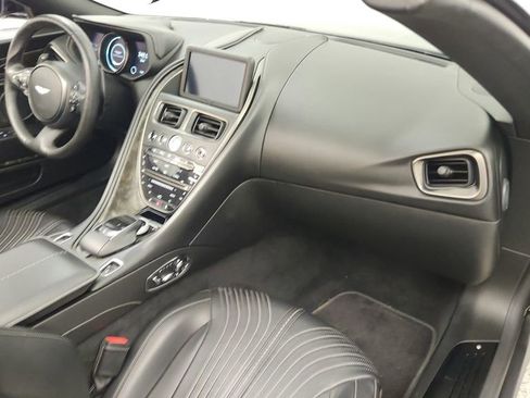 Used 2019 Aston Martin DB11 Volante RWD image 37