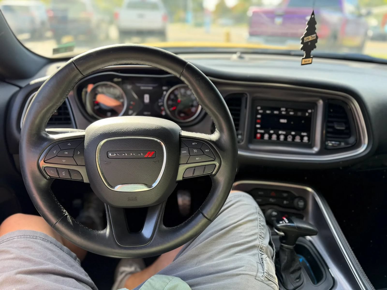 Used 2018 Dodge Challenger SXT w/ Driver Convenience Group RWD image 10
