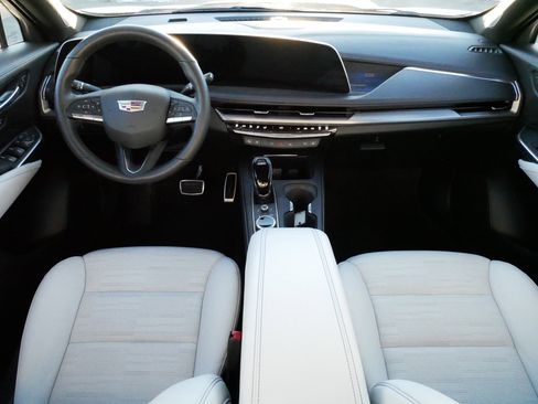 Used 2024 Cadillac XT4 Sport image 10