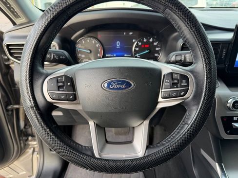 Used 2021 Ford Explorer XLT w/ Equipment Group 202A RWD image 18