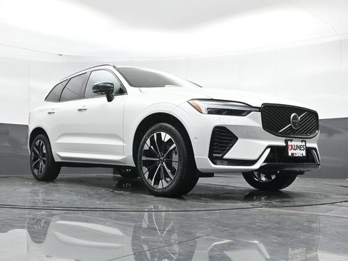 New 2026 Volvo XC60 B5 Plus w/ Climate Package AWD/4WD image 42