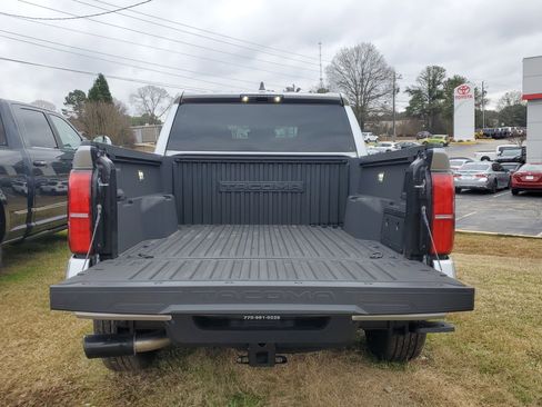 Used 2025 Toyota Tacoma TRD Sport image 8